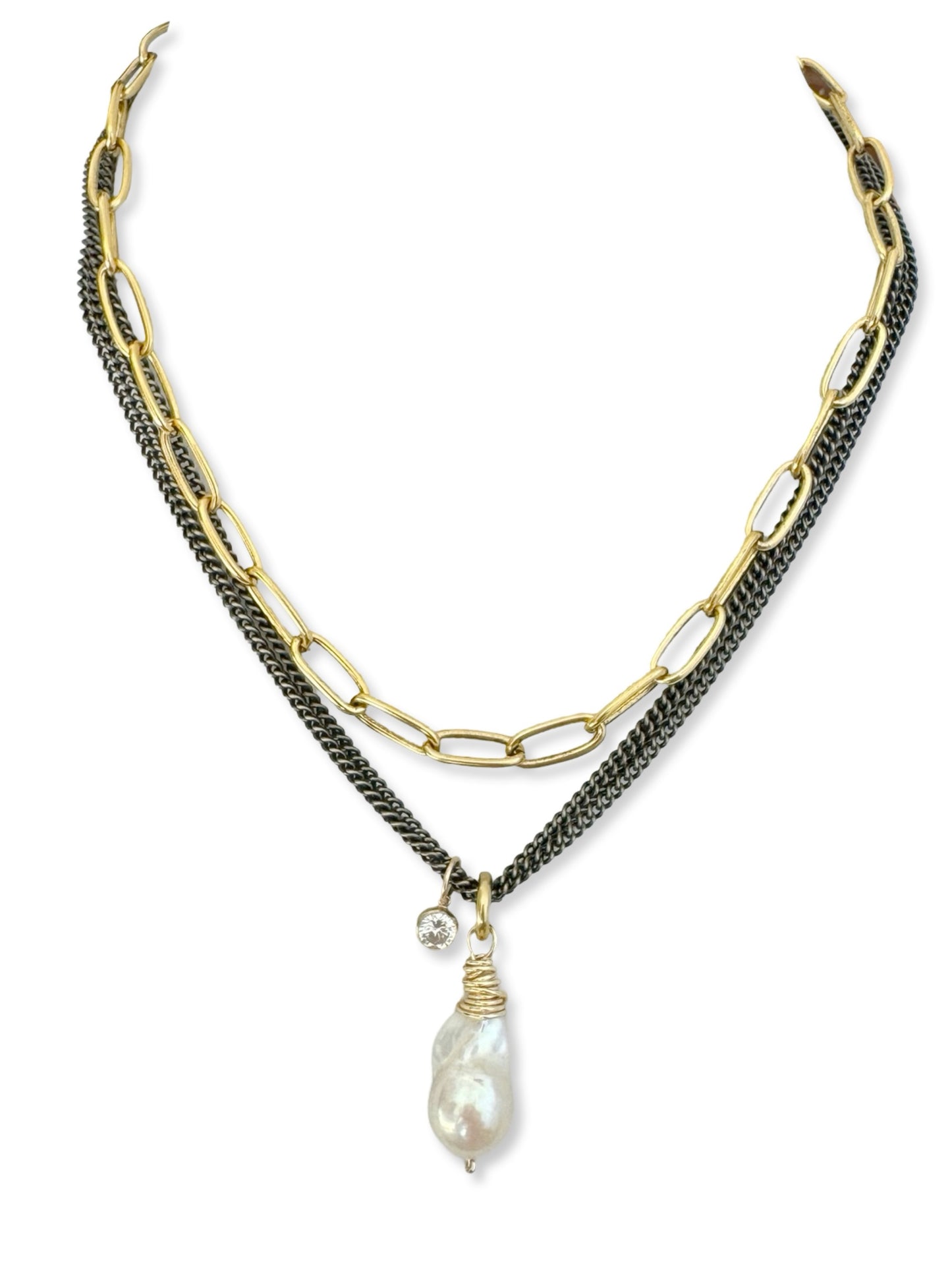 Triple Dark Chain Necklace- Pearl