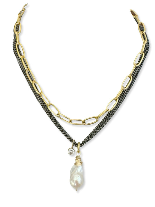 Triple Dark Chain Necklace- Pearl