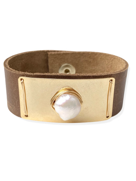 Gold Plate Snap- Caramel Leather & Pearl